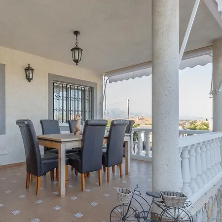 Fidalsa White House Premium Villa *