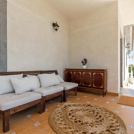 Fidalsa White House Complex